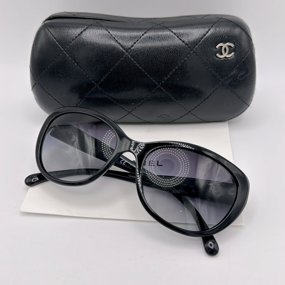 Chanel Black Sunglasses with Camellia Motifs, With Sunglasses Case - Picture 3 of 11